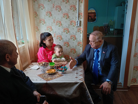 Виктор Заварзин встретился с семьями мобилизованных в Кувандыке и Медногорске